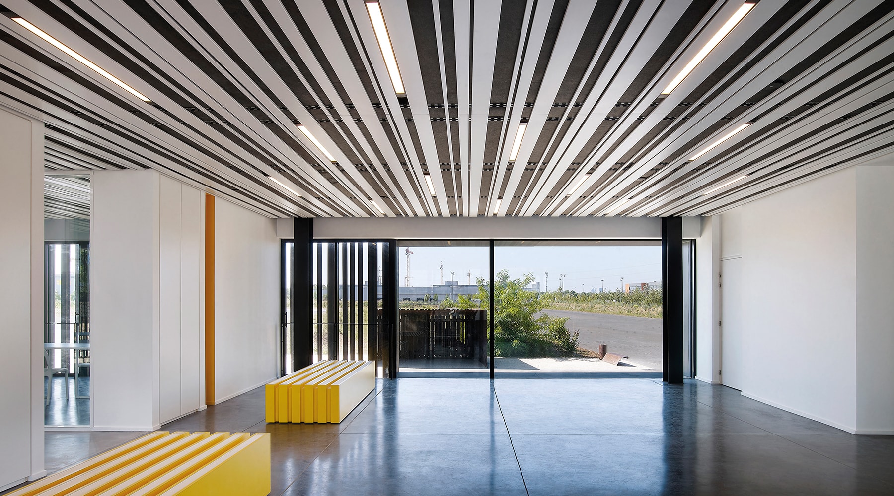 Linear Open Ceilings - Hunter Douglas
